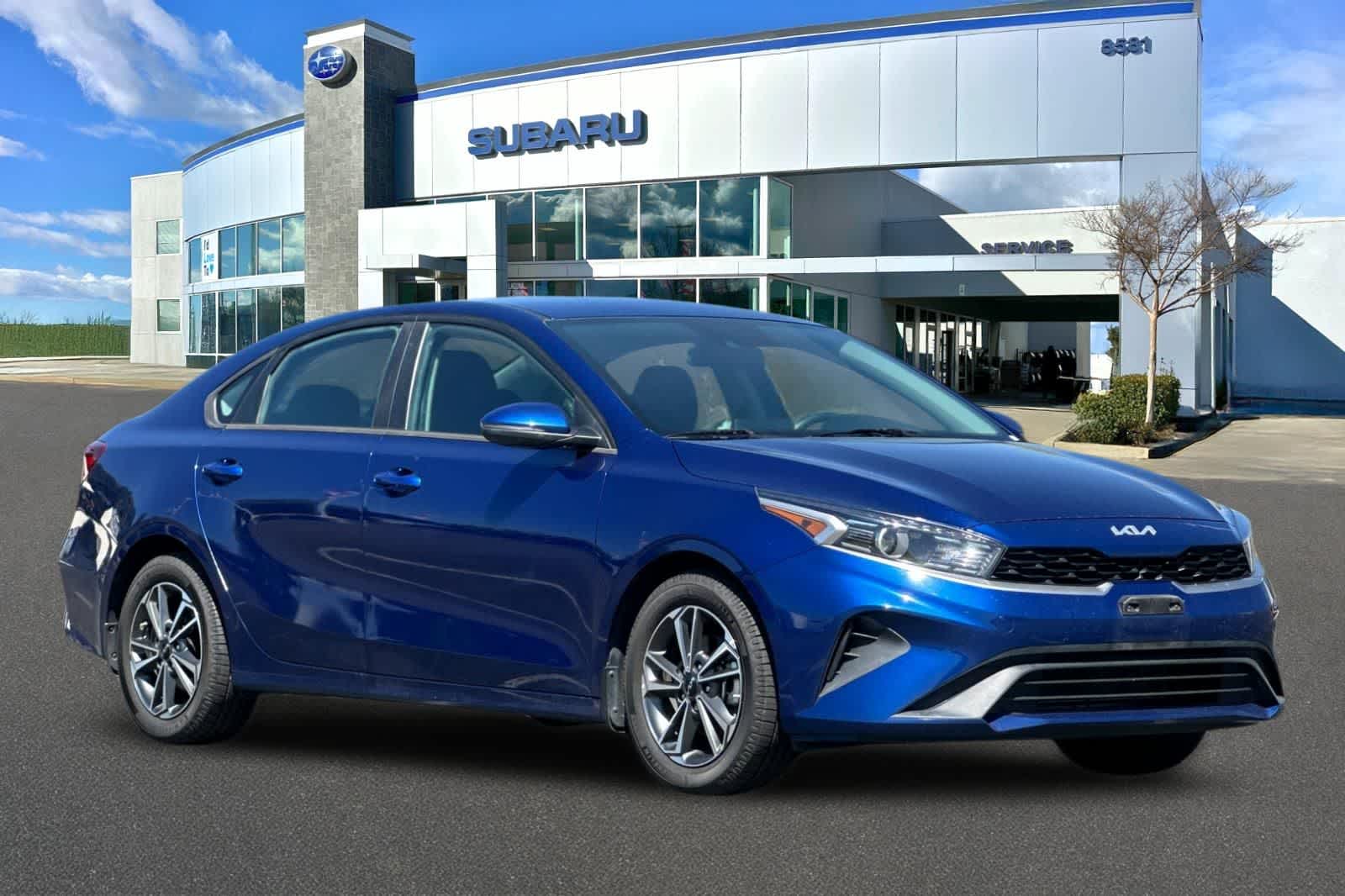 Thumbnail: 2023 Kia Forte - 4