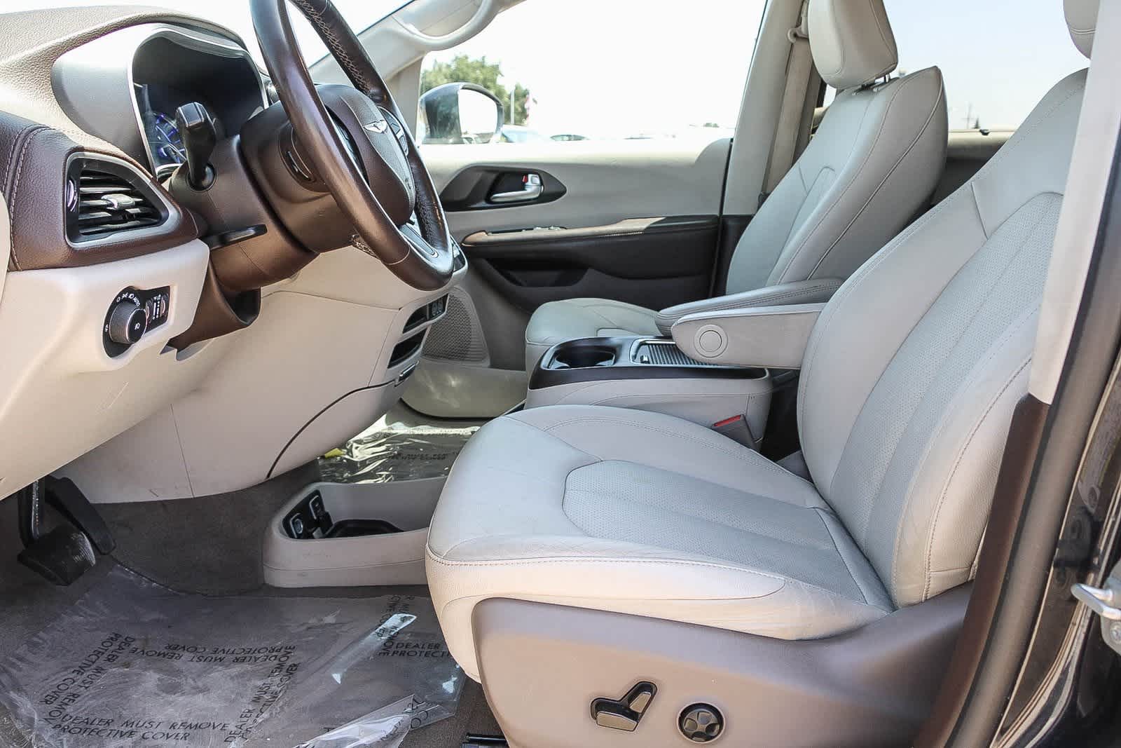 Thumbnail: 2021 Chrysler Pacifica - 15
