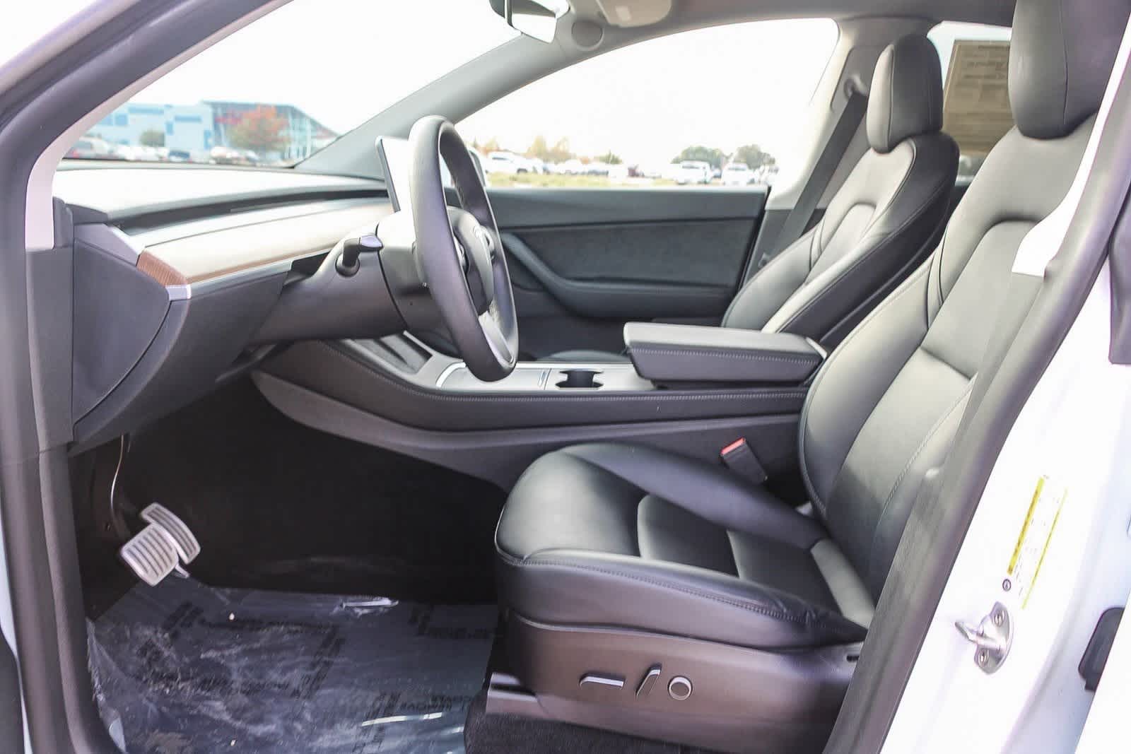 Thumbnail: 2022 Tesla Model Y - 16