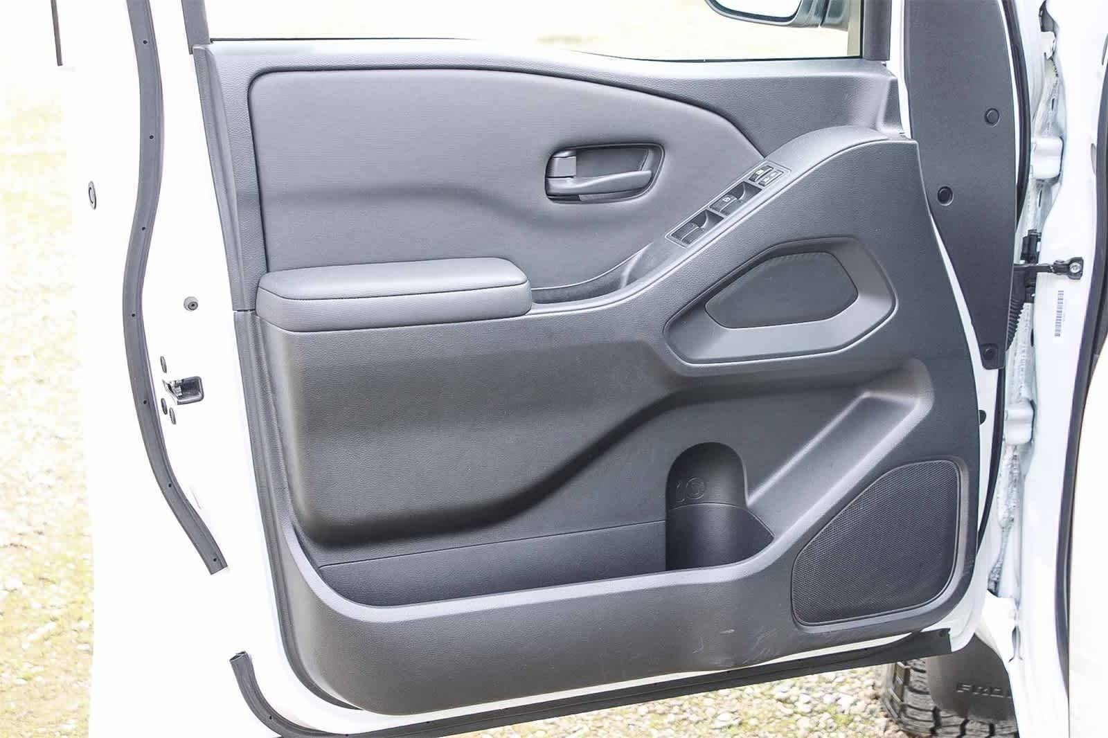 Thumbnail: 2022 Nissan Frontier - 3