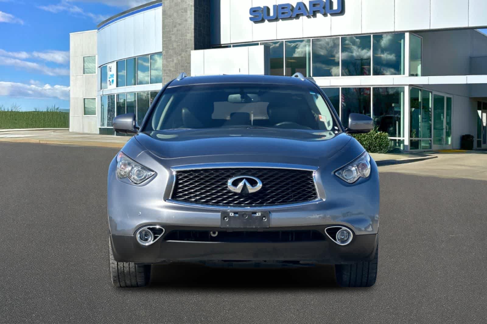 Thumbnail: 2017 INFINITI QX70 - 10