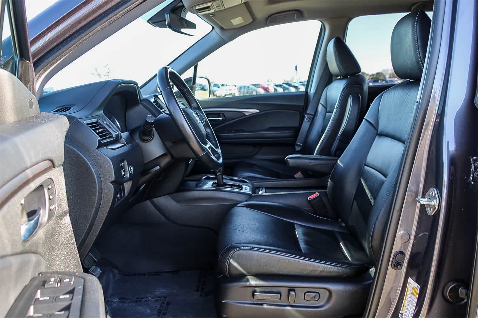 Thumbnail: 2020 Honda Pilot - 17