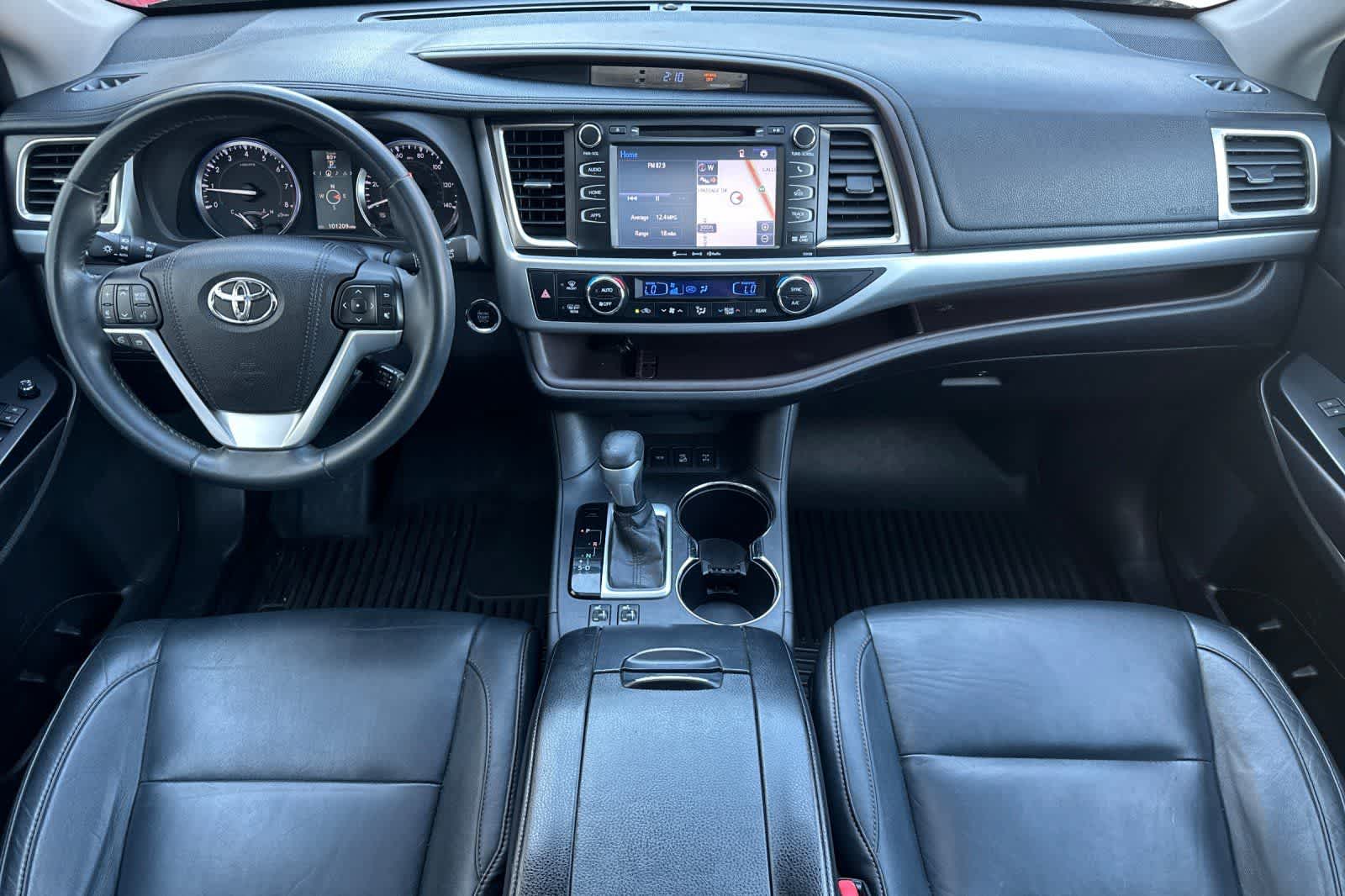 Thumbnail: 2016 Toyota Highlander - 3