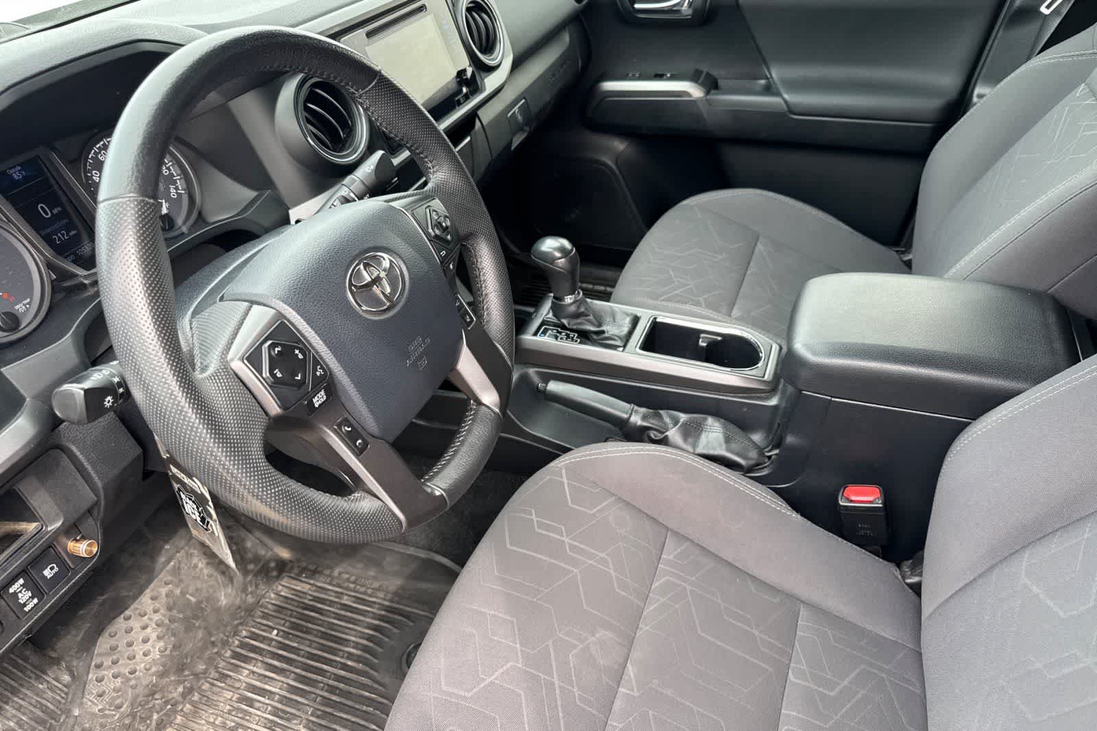 Thumbnail: 2018 Toyota Tacoma - 11