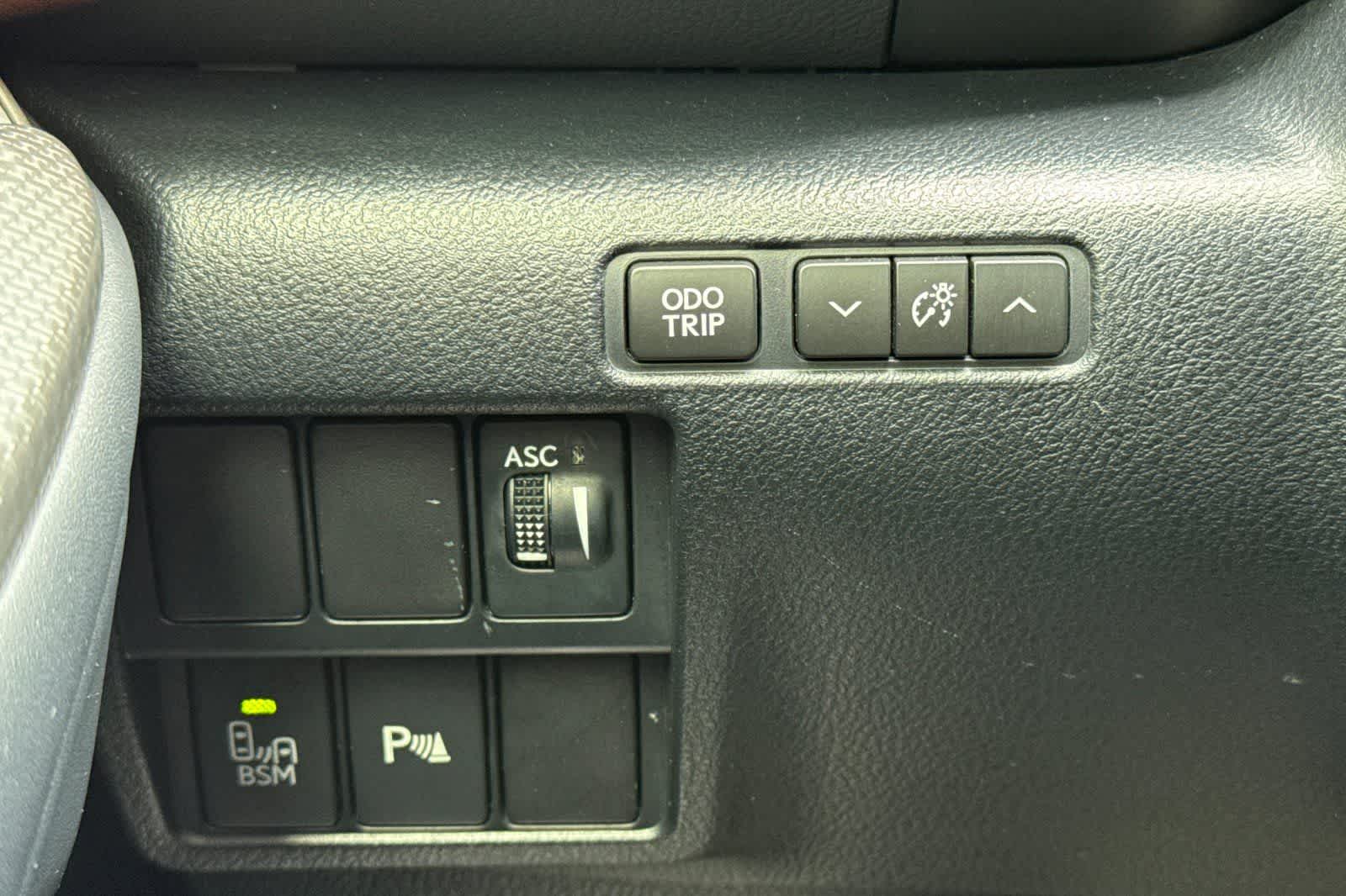 Thumbnail: 2017 Lexus RC - 31