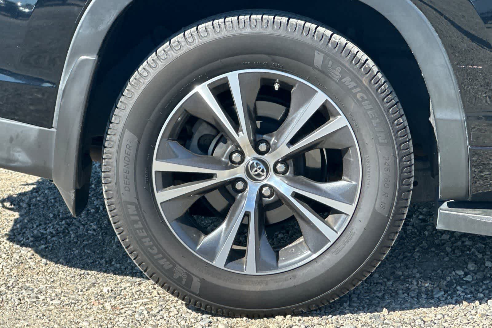 Thumbnail: 2016 Toyota Highlander - 31