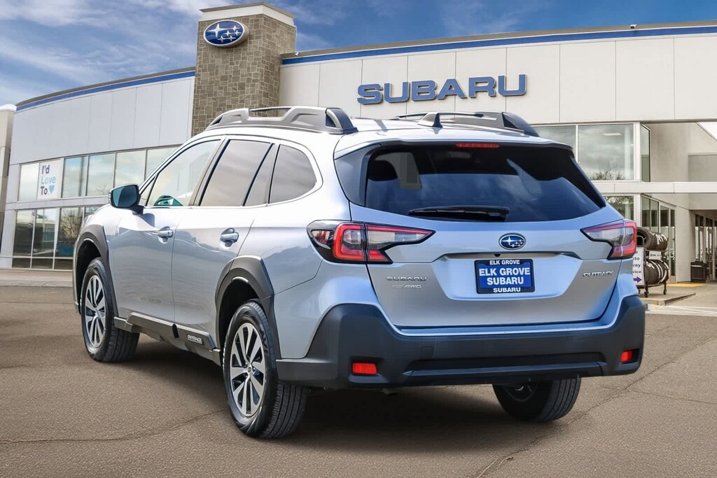 Used 2023 Subaru Outback Premium SUV