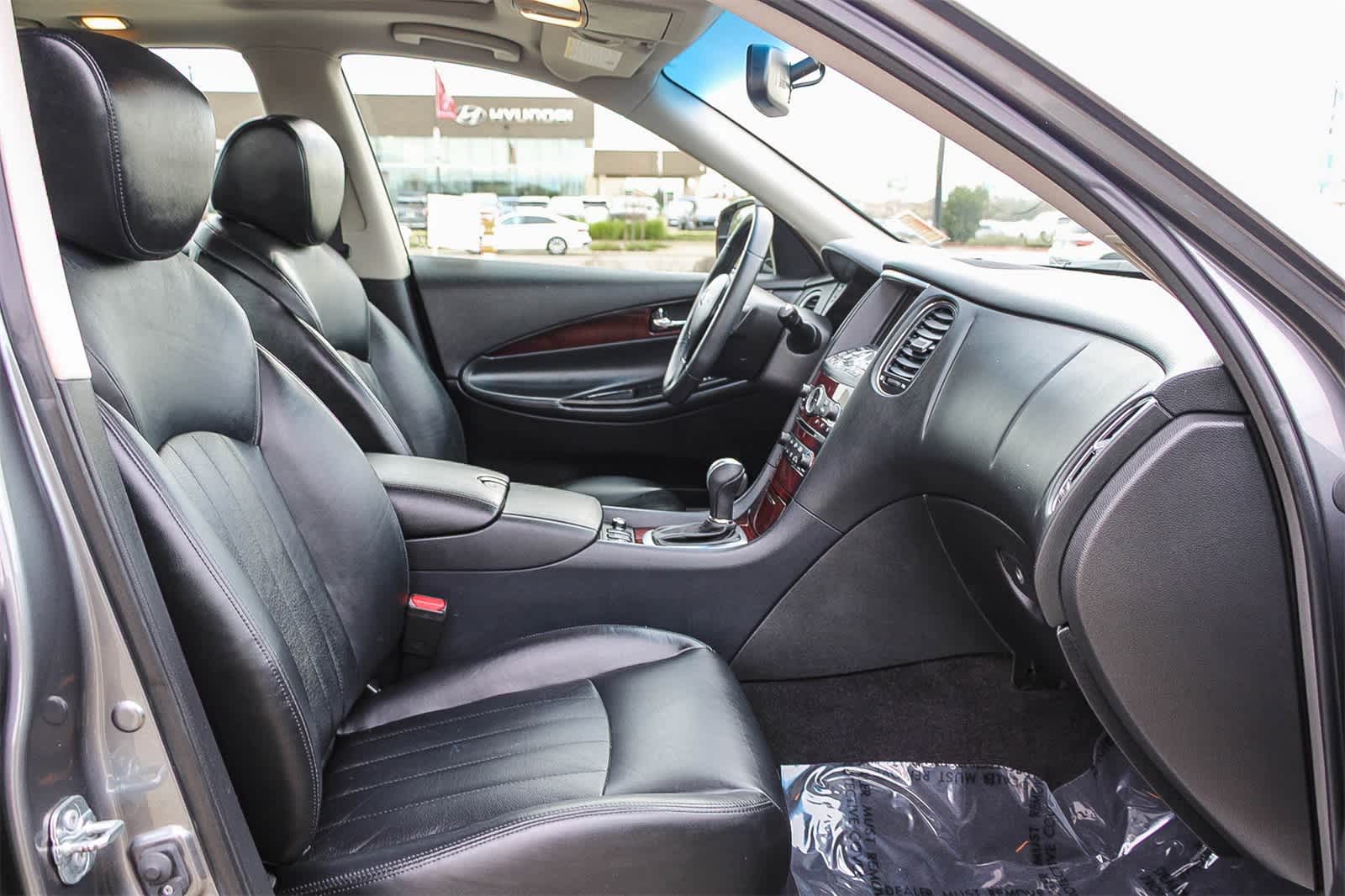 Thumbnail: 2017 INFINITI QX50 - 16