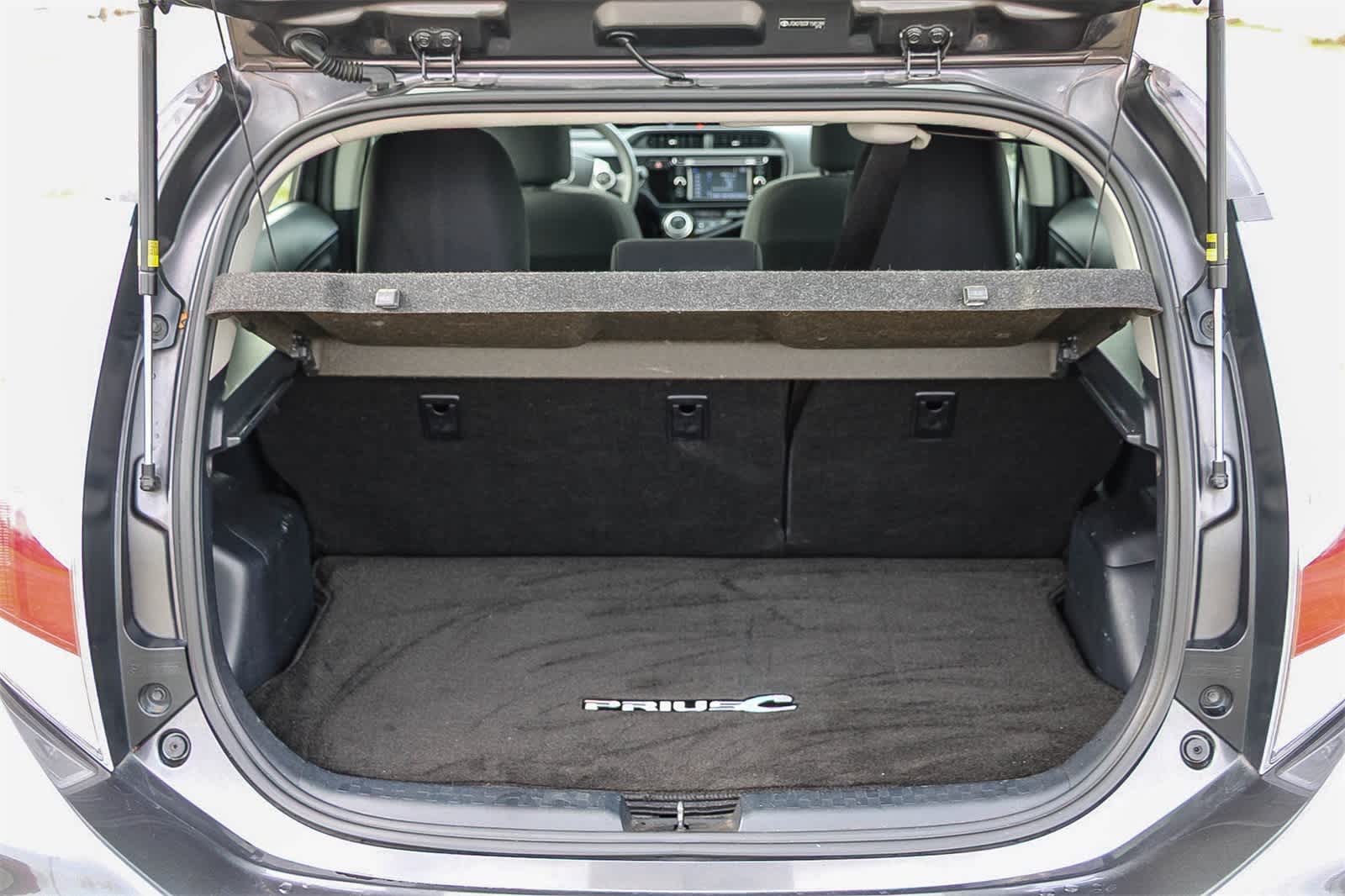 Thumbnail: 2015 Toyota Prius c - 20