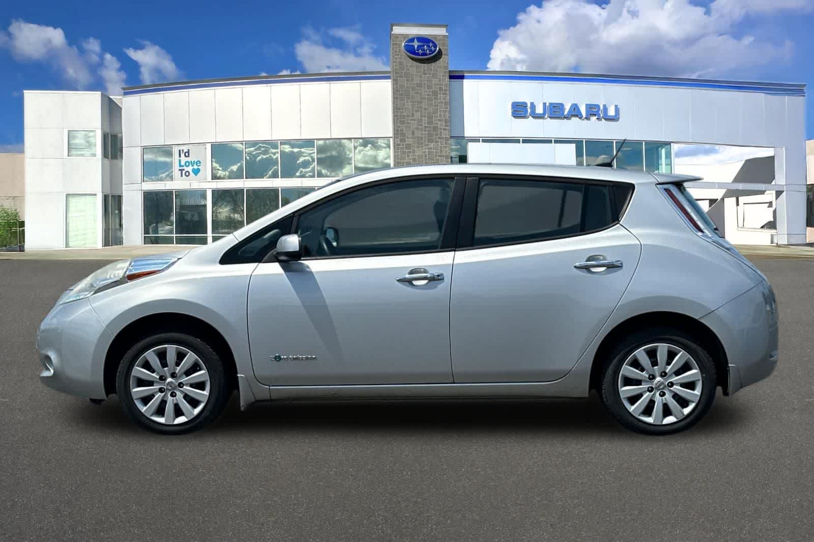 Thumbnail: 2015 Nissan Leaf - 9