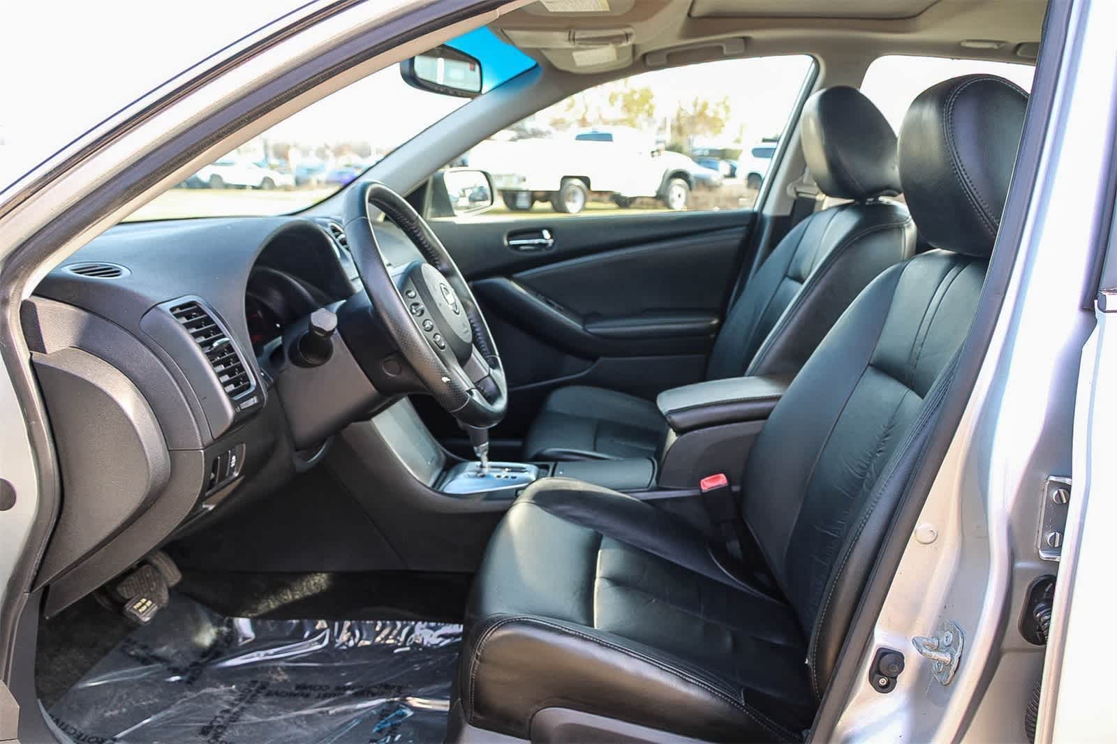 Thumbnail: 2012 Nissan Altima - 13