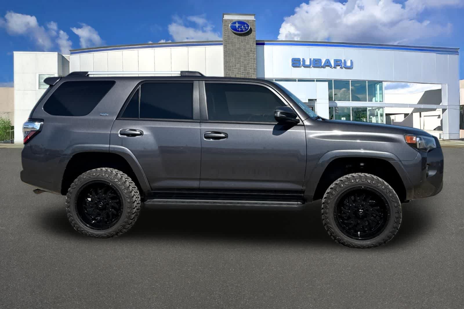 Thumbnail: 2023 Toyota 4Runner - 6