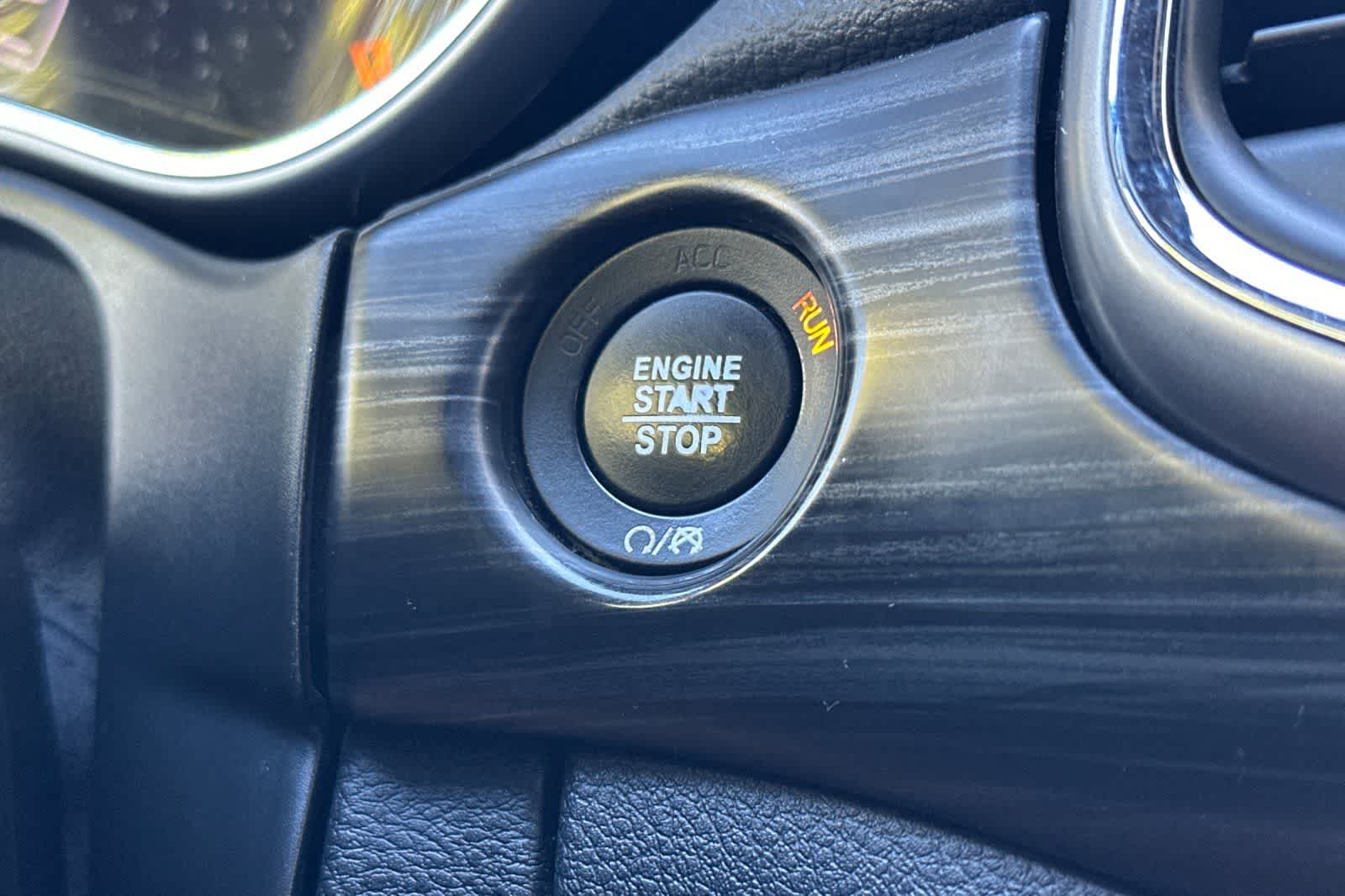 Thumbnail: 2021 Jeep Grand Cherokee - 24