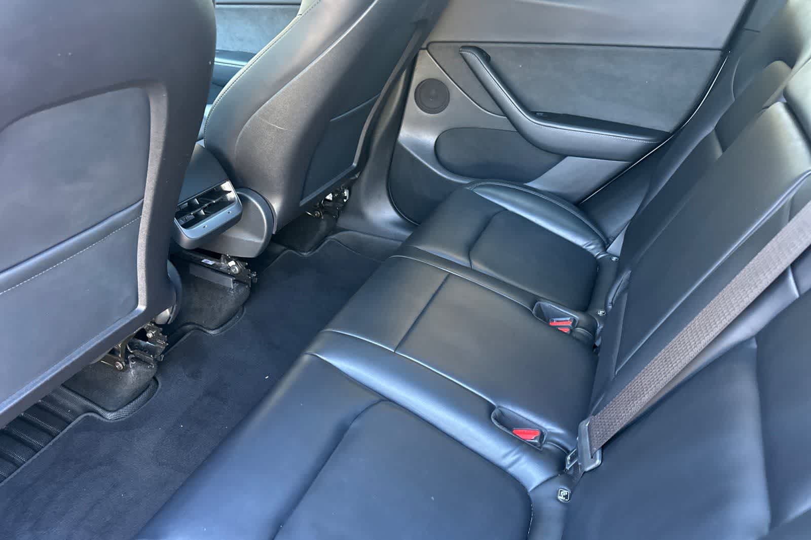 Thumbnail: 2022 Tesla Model Y - 4