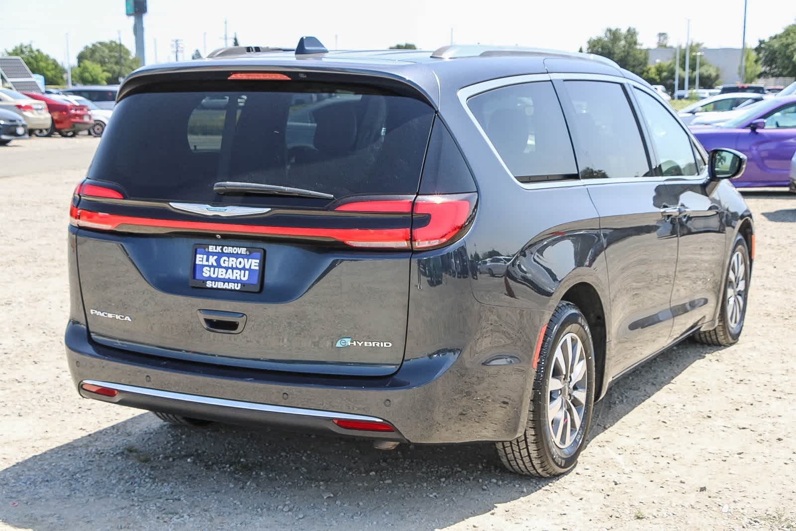 Thumbnail: 2021 Chrysler Pacifica - 4