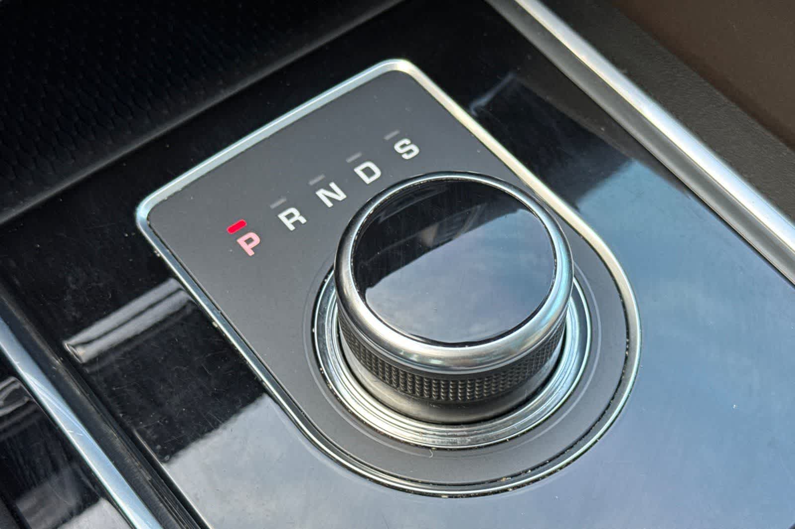 Thumbnail: 2017 Jaguar F-Pace - 24