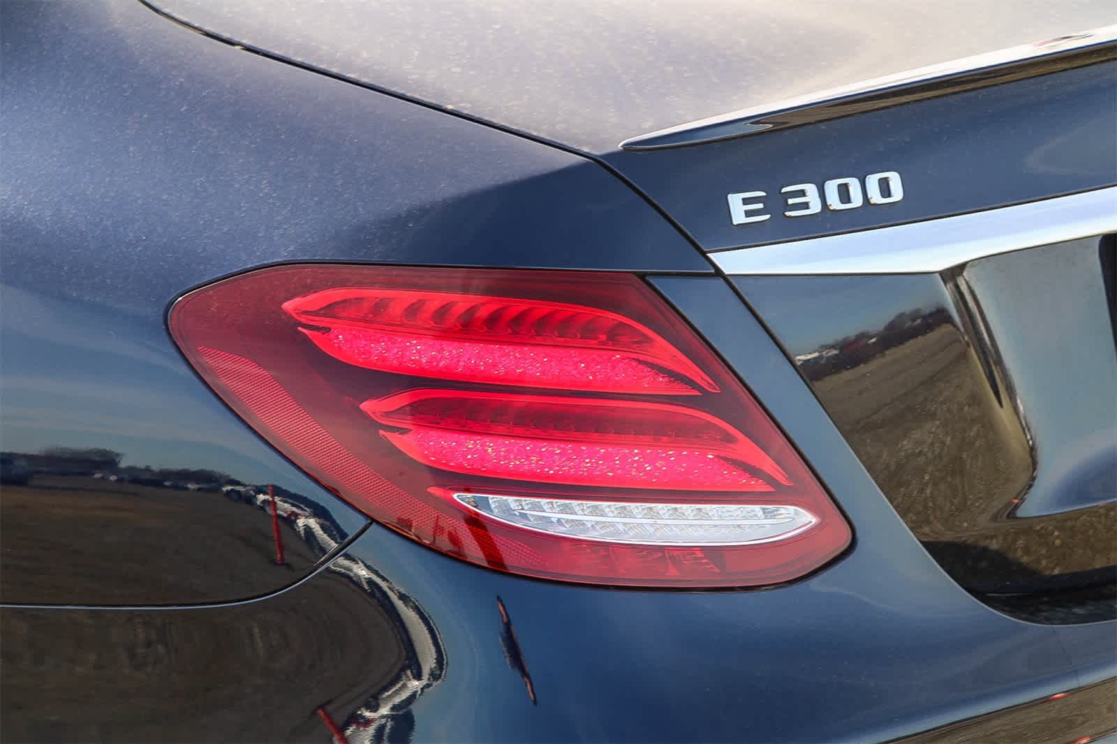 Thumbnail: 2017 Mercedes-Benz E-Class - 11