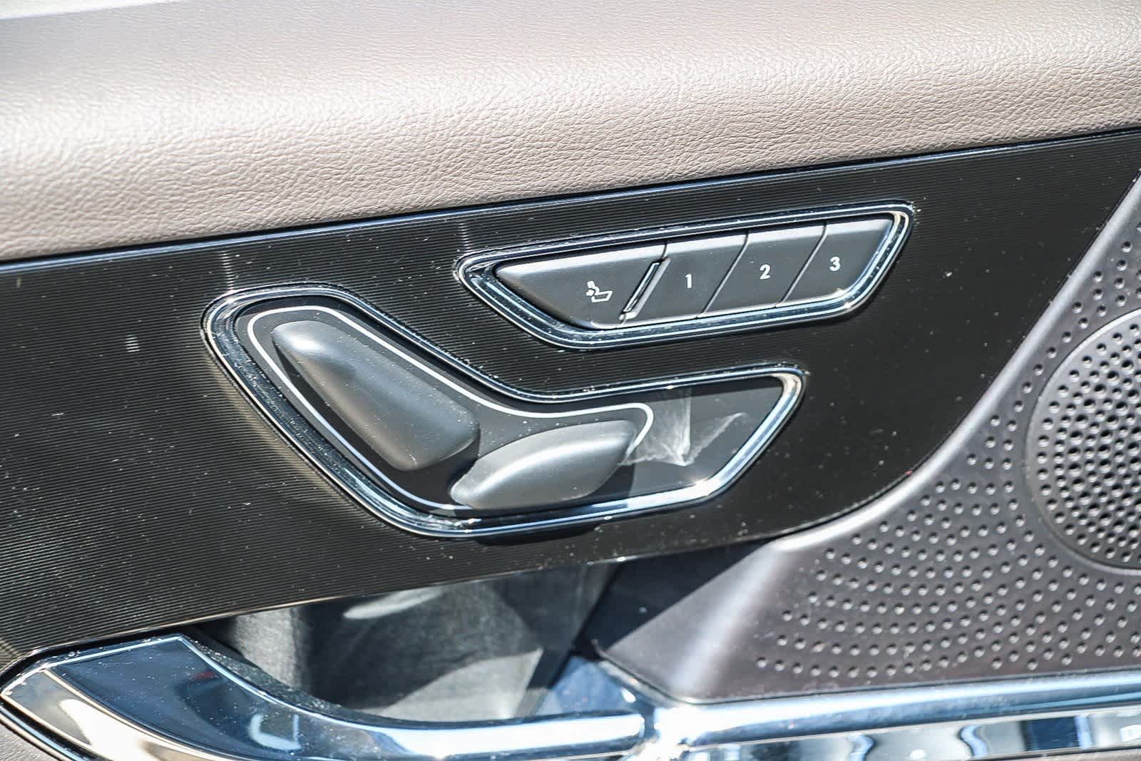 2023 Lincoln Corsair Standard 21