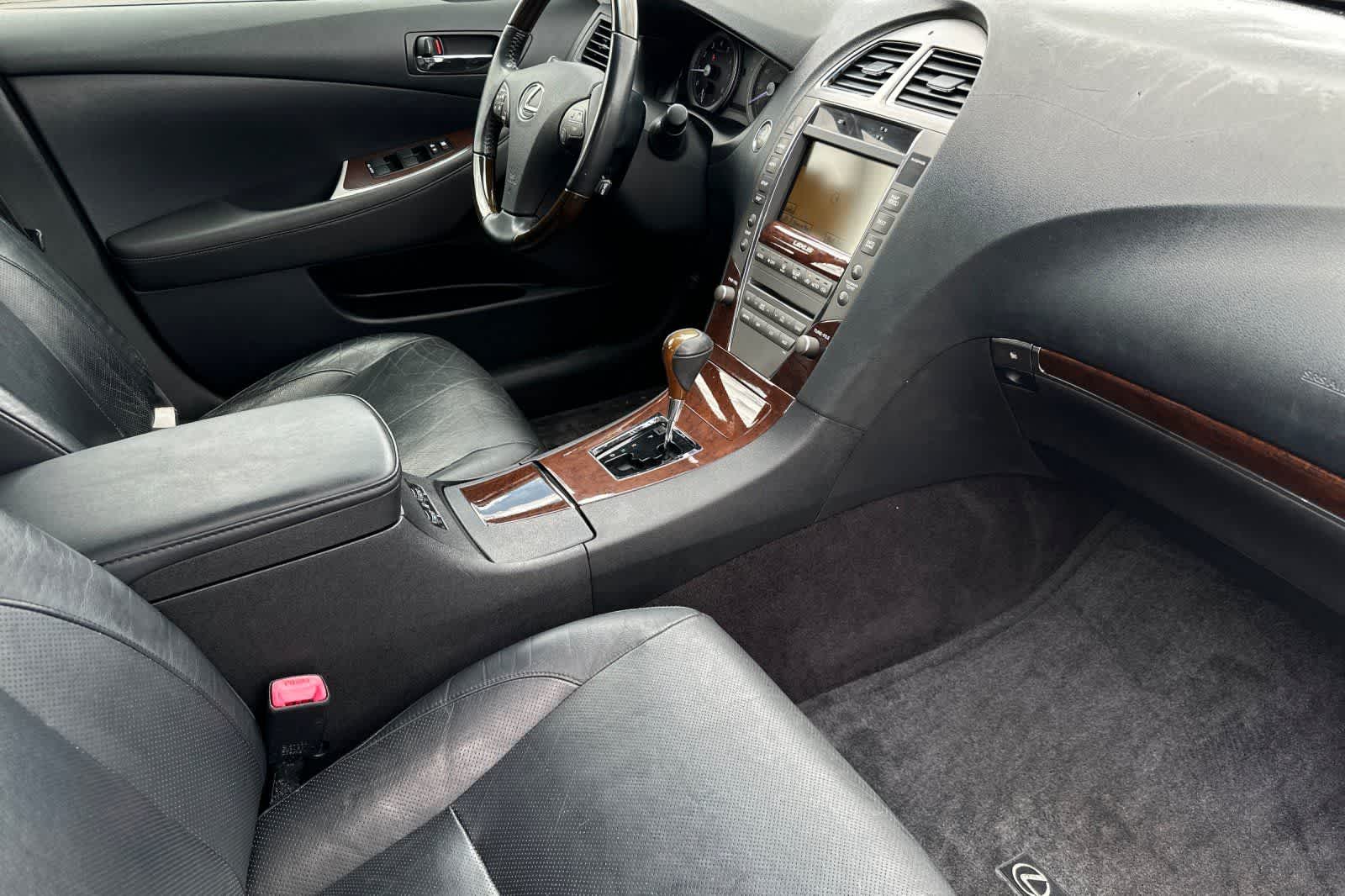 Thumbnail: 2010 Lexus ES - 16