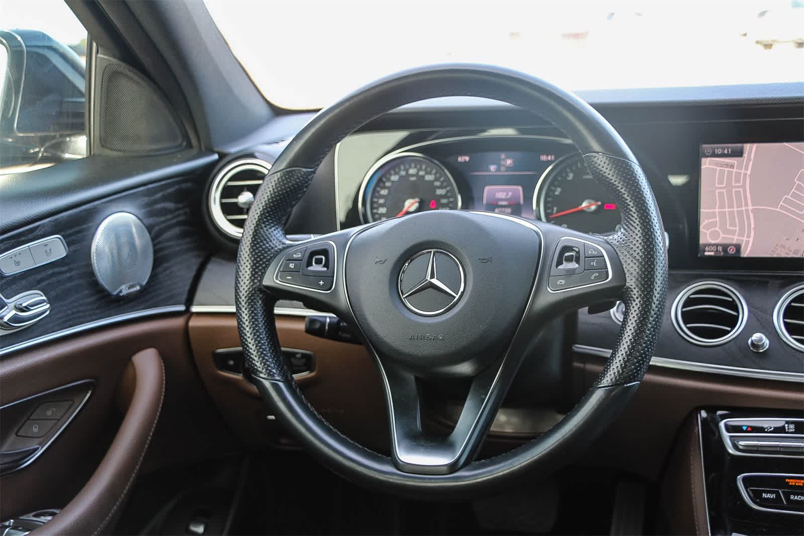 Thumbnail: 2017 Mercedes-Benz E-Class - 15