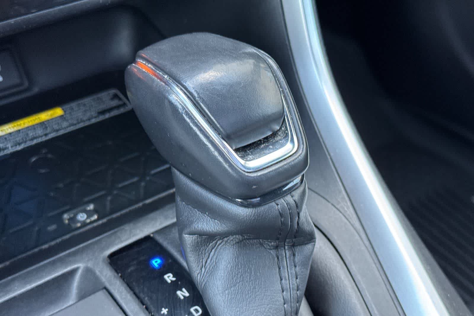 Thumbnail: 2020 Toyota RAV4 - 24