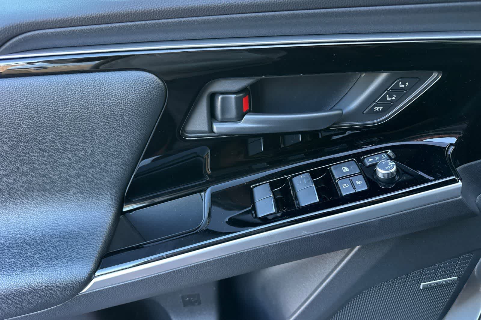 Thumbnail: 2024 Subaru Solterra - 12