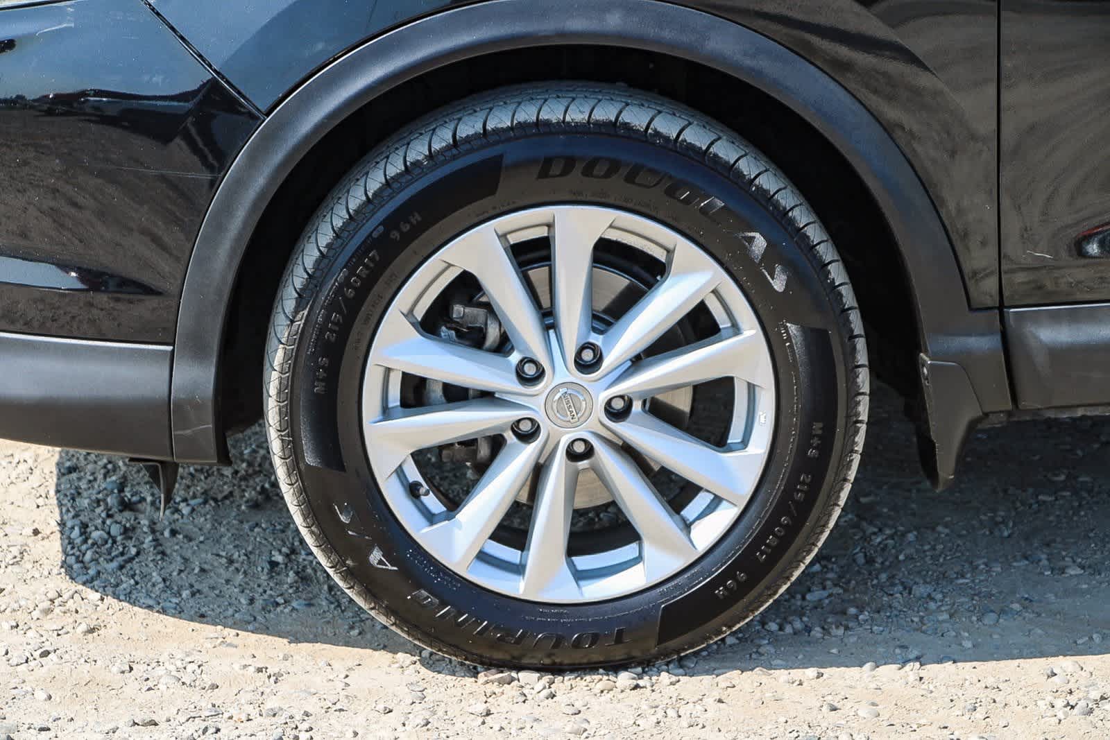 Thumbnail: 2018 Nissan Rogue Sport - 9