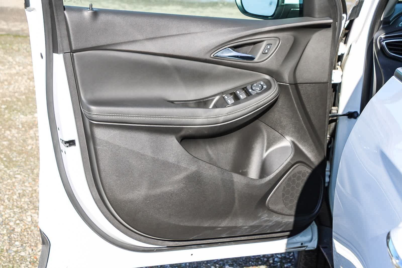 Thumbnail: 2023 Buick Encore GX - 3