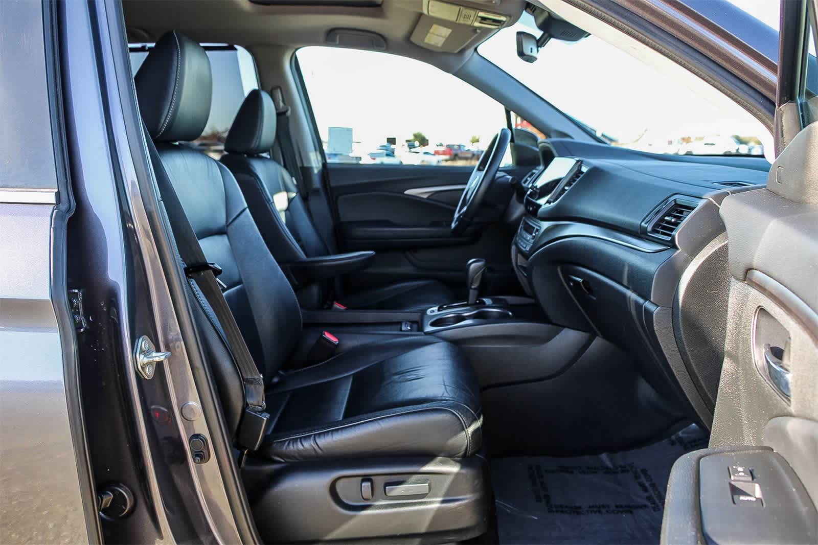 Thumbnail: 2020 Honda Pilot - 16