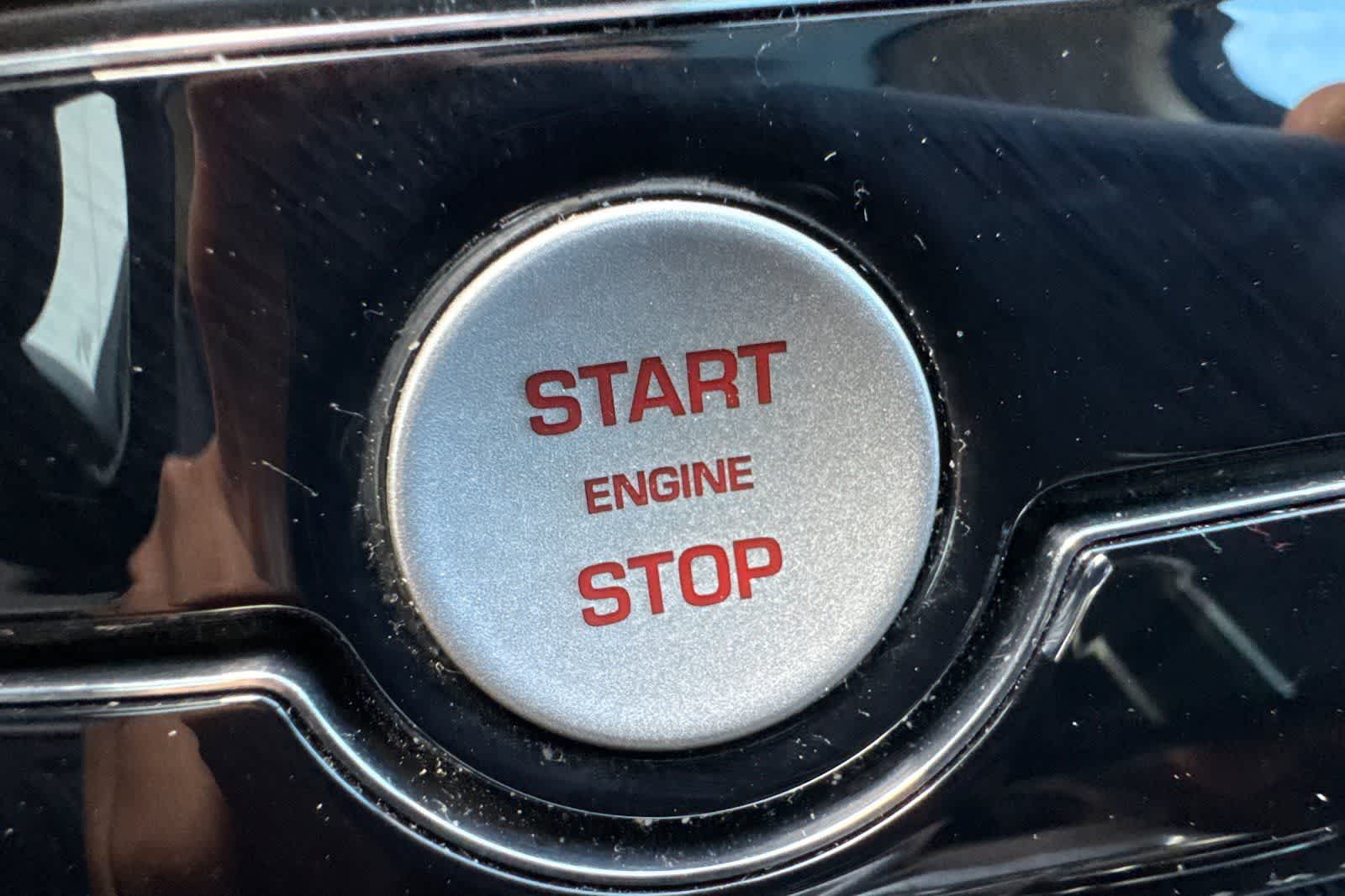 Thumbnail: 2017 Jaguar F-Pace - 25