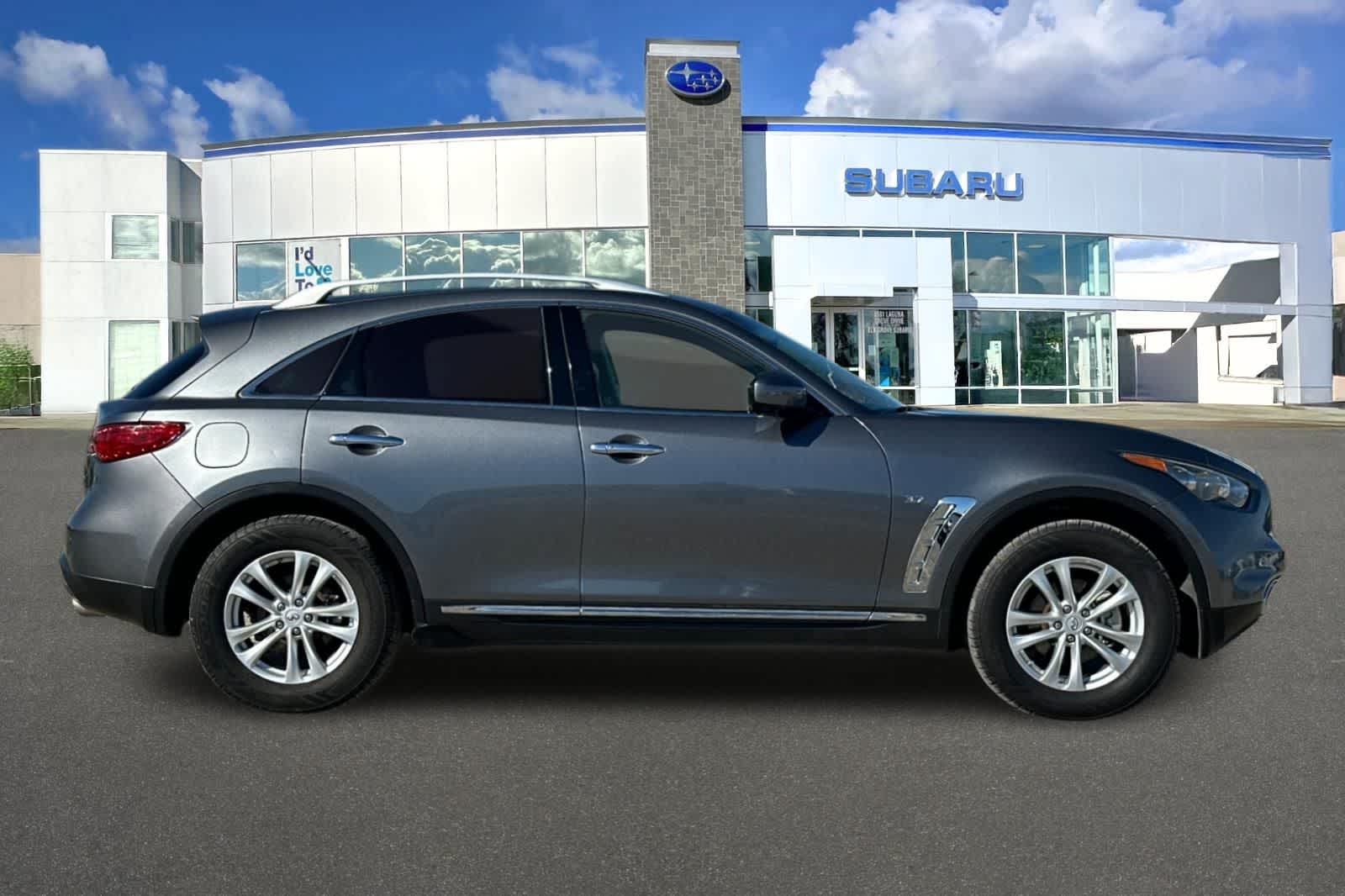 Thumbnail: 2017 INFINITI QX70 - 6