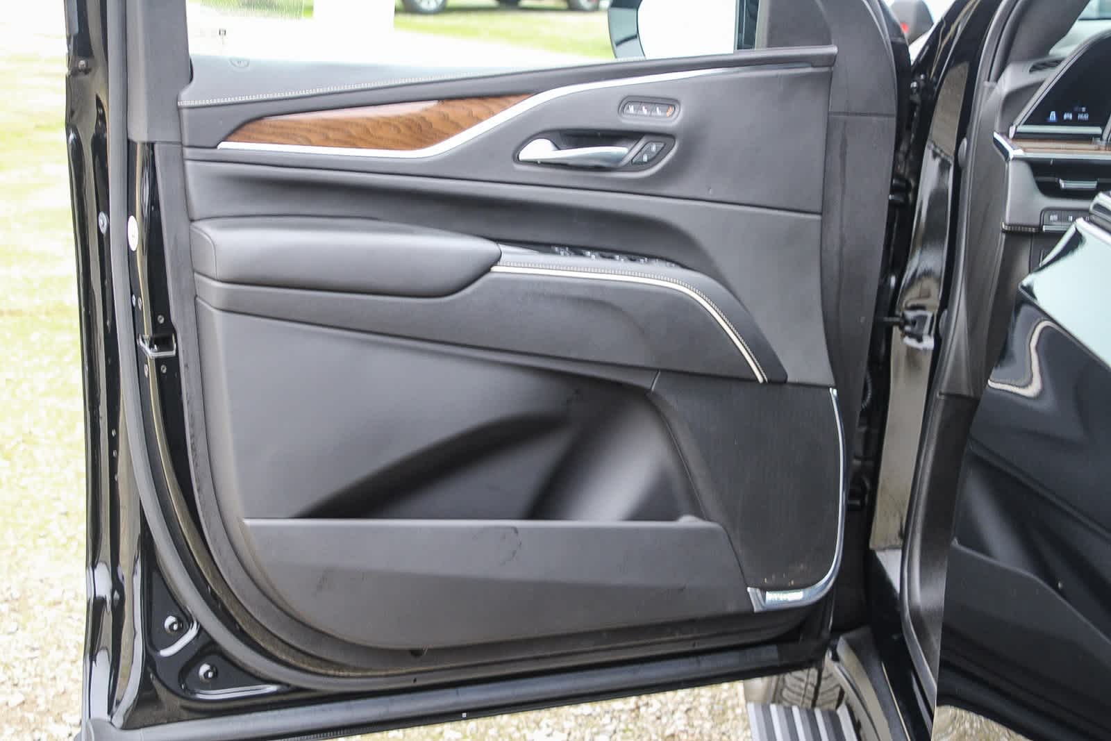 Thumbnail: 2023 Cadillac Escalade - 18