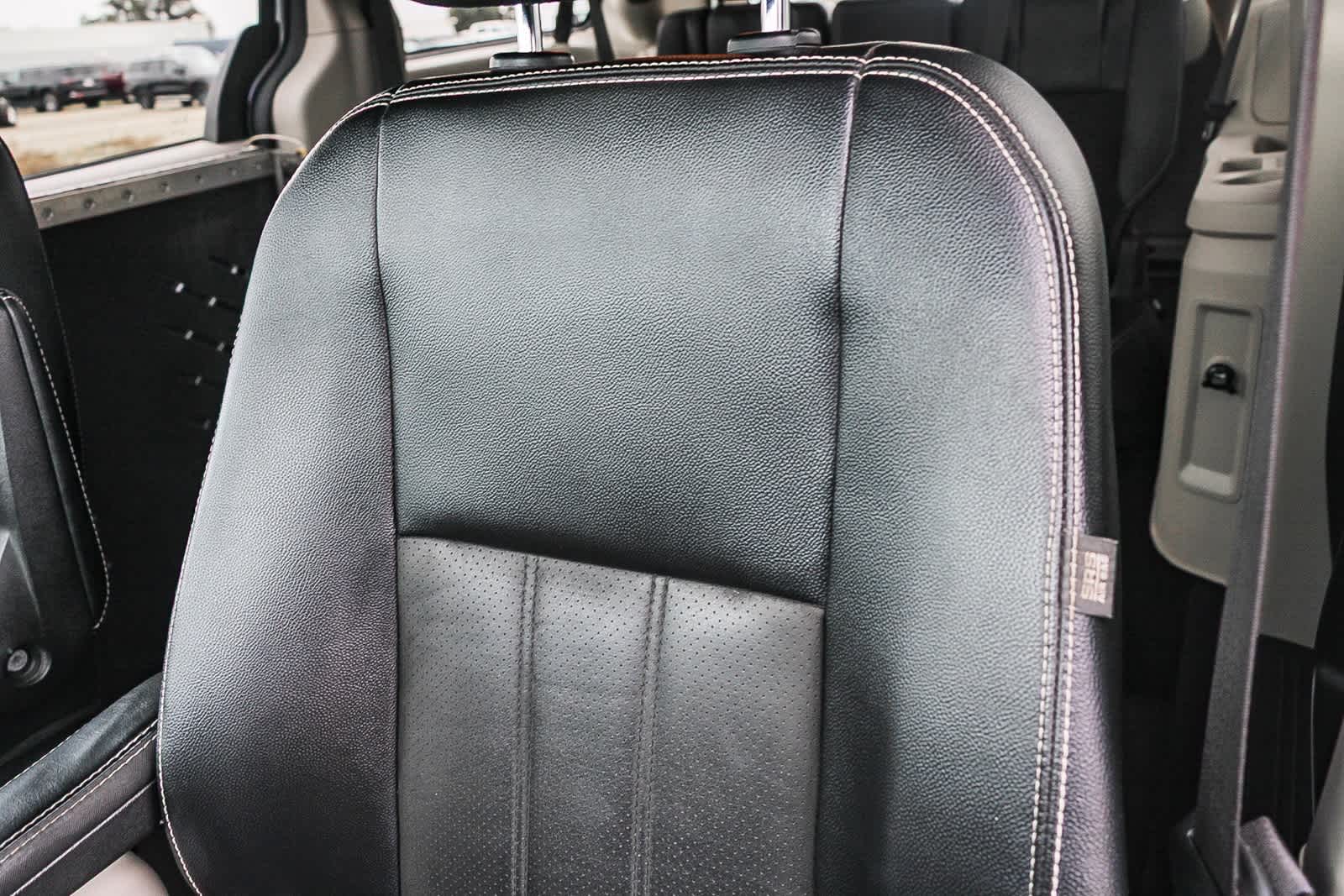 Thumbnail: 2019 Dodge Grand Caravan - 24