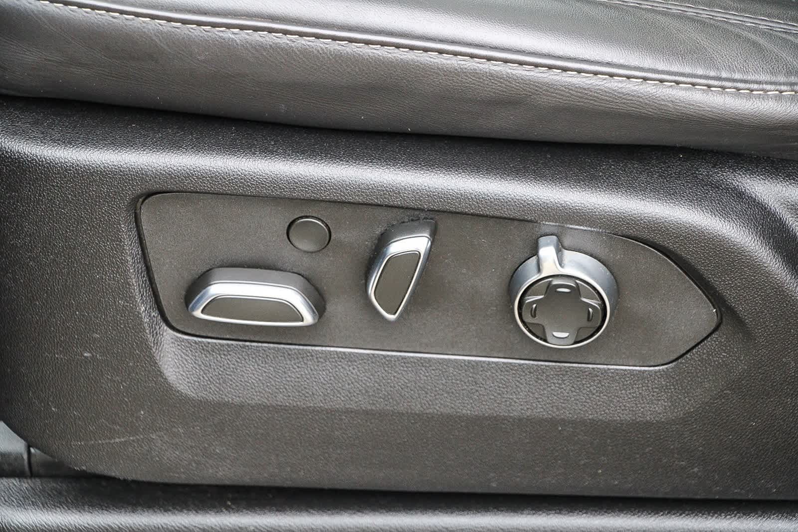 Thumbnail: 2023 Cadillac Escalade - 19