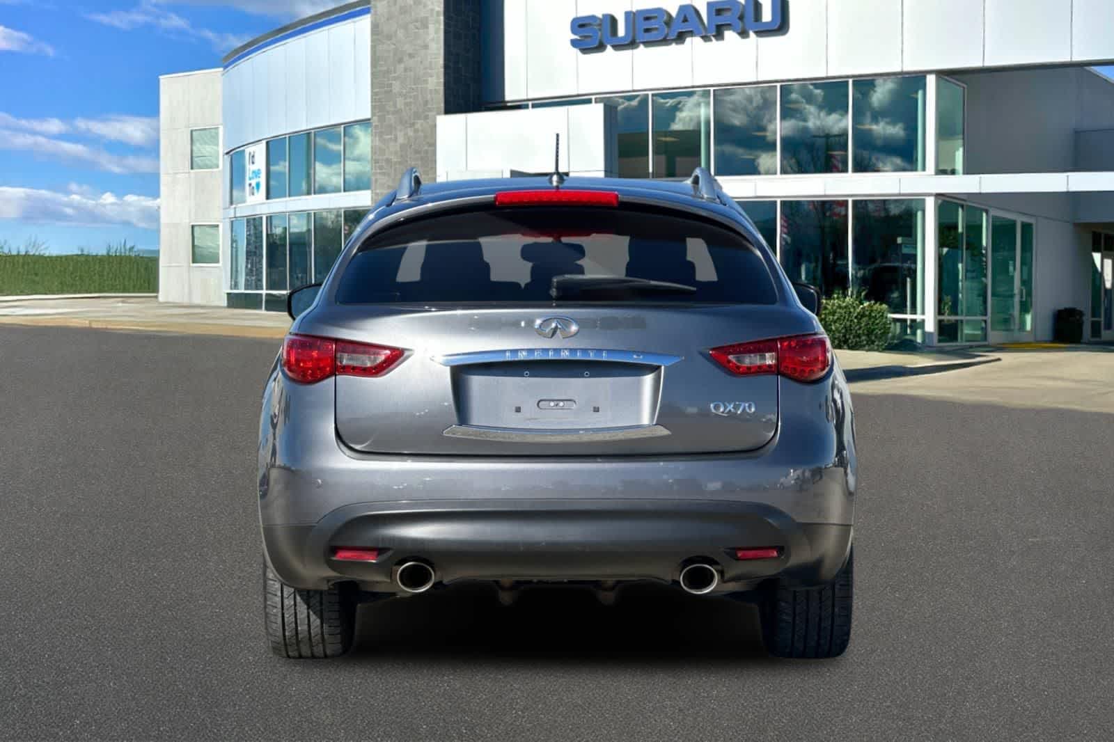 Thumbnail: 2017 INFINITI QX70 - 7