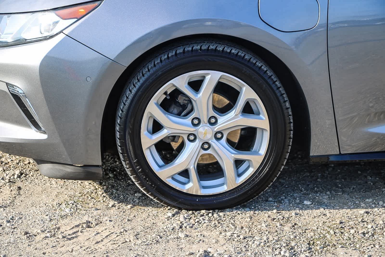 Thumbnail: 2018 Chevrolet Volt - 16