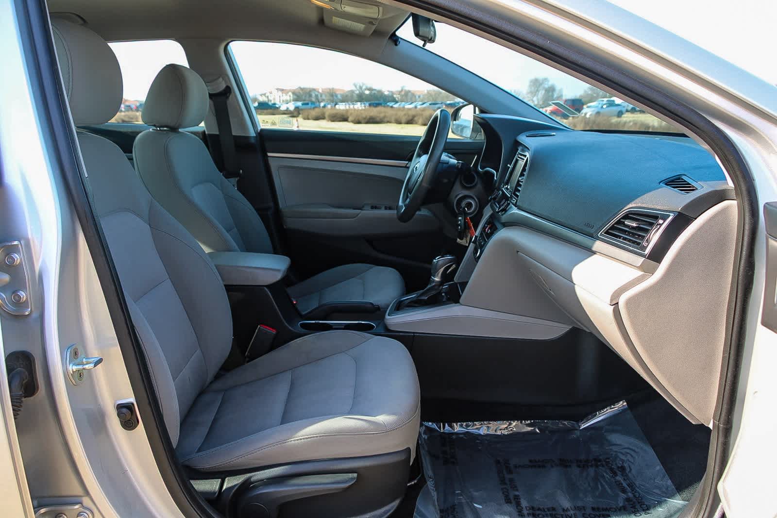 Thumbnail: 2017 Hyundai Elantra - 17