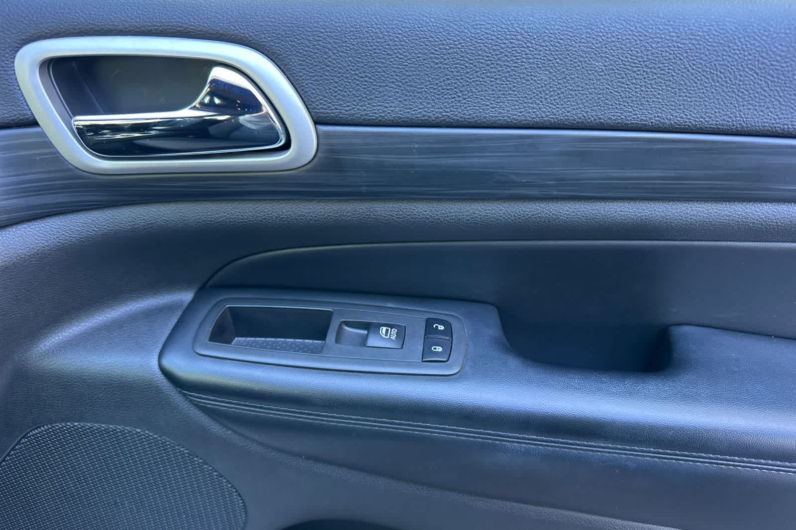 Thumbnail: 2021 Jeep Grand Cherokee - 19