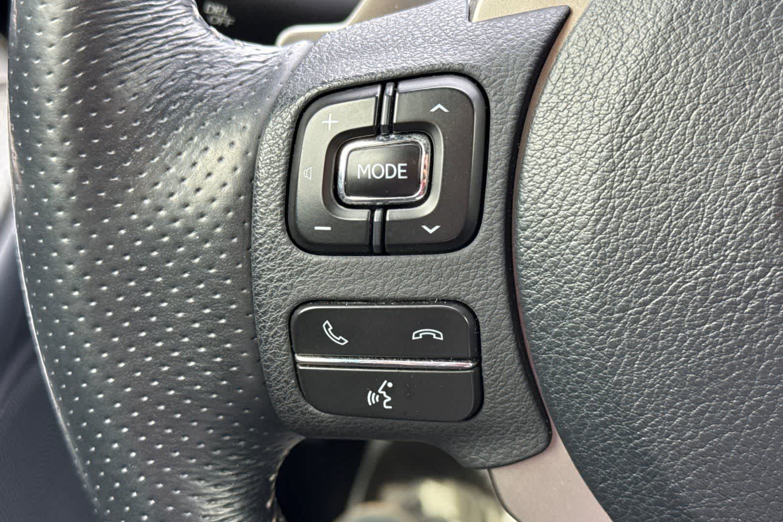 Thumbnail: 2017 Lexus RC - 25