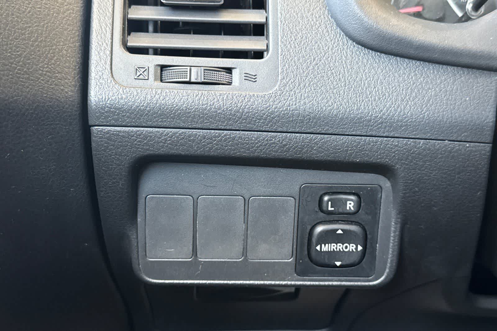 Thumbnail: 2009 Toyota Corolla - 29