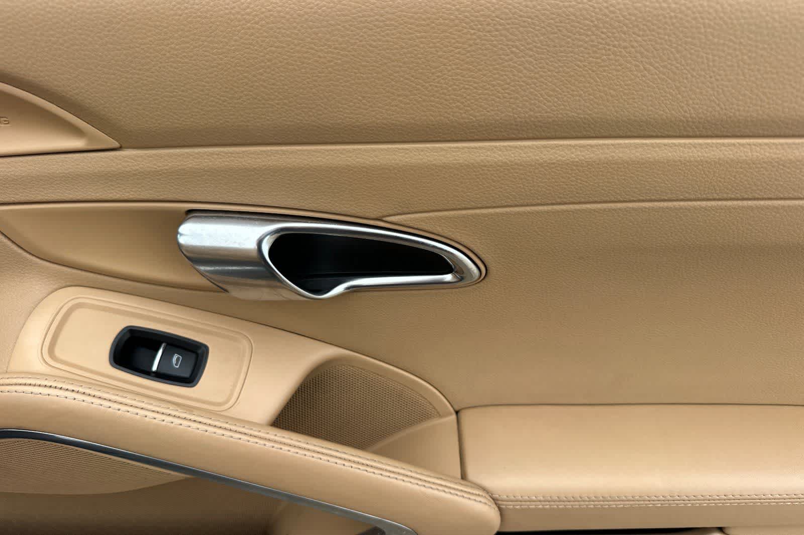 Thumbnail: 2013 Porsche 911 - 16