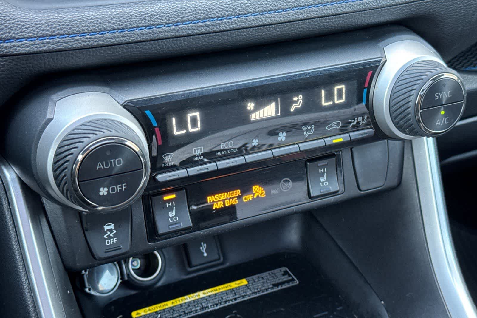 Thumbnail: 2020 Toyota RAV4 - 23