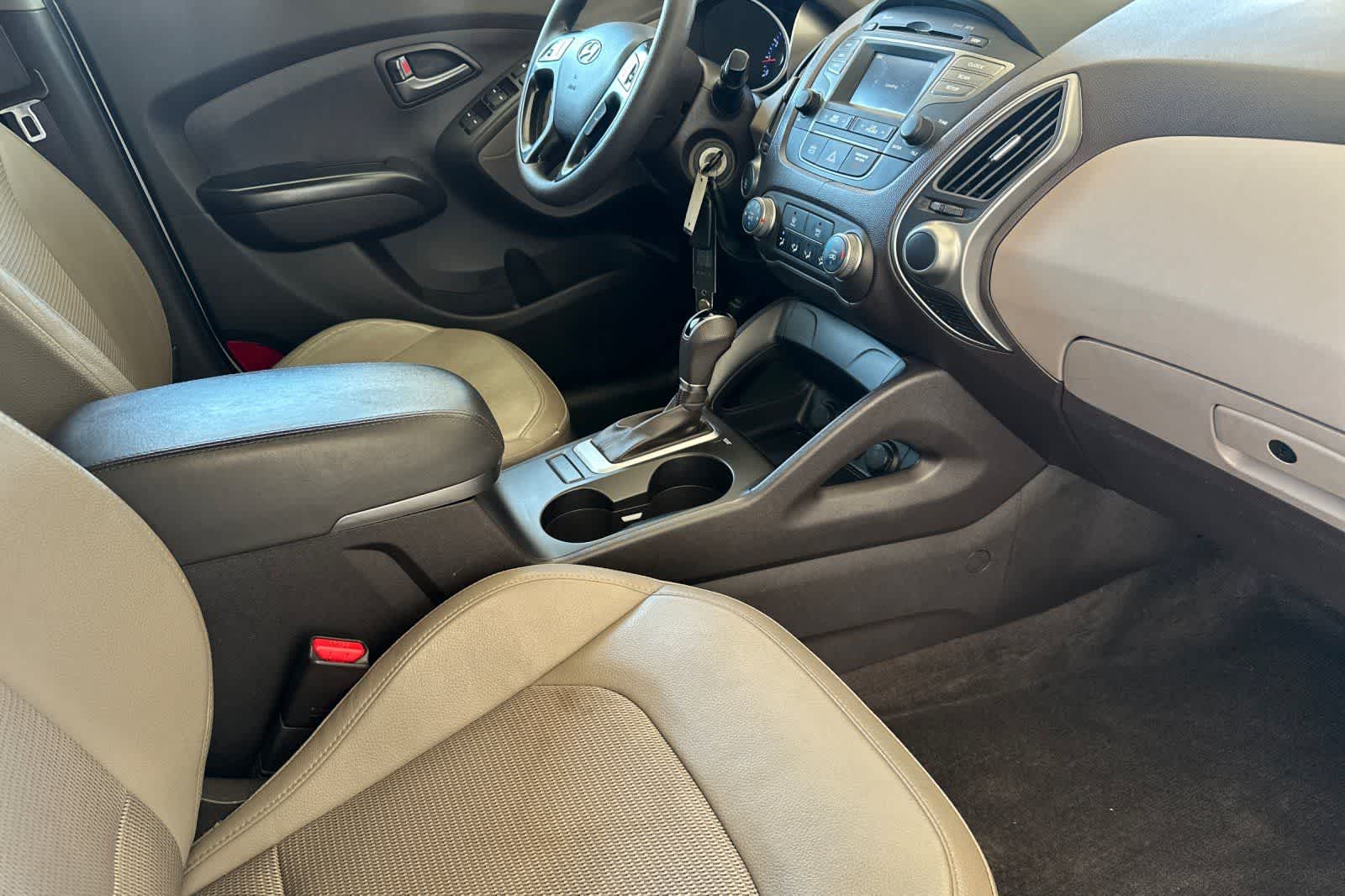 Thumbnail: 2015 Hyundai Tucson - 16