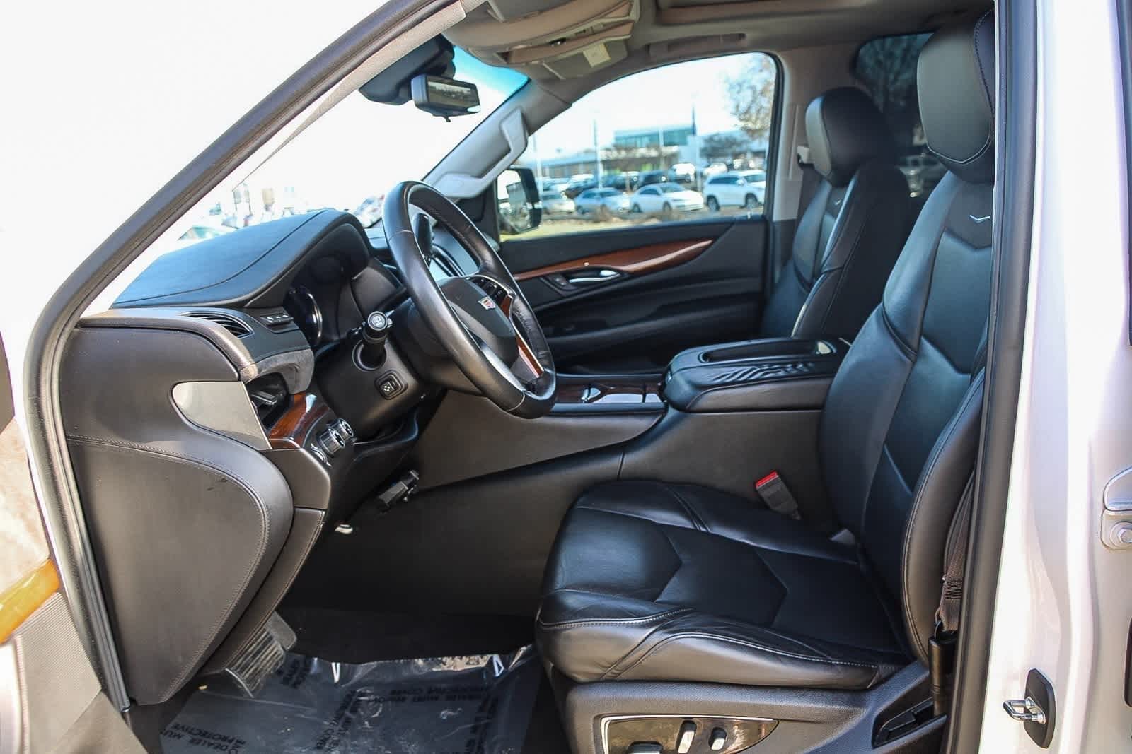 Thumbnail: 2017 Cadillac Escalade - 13