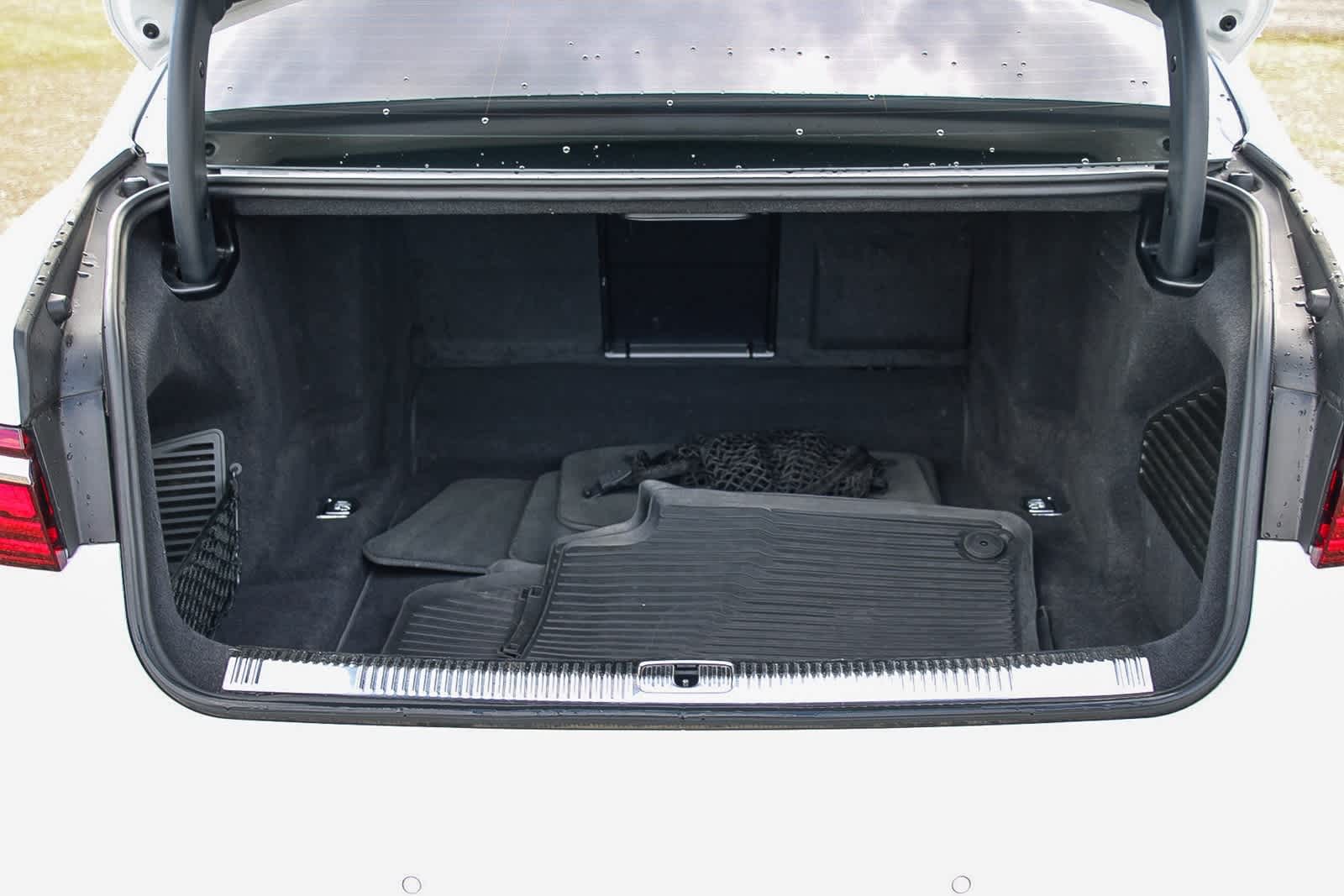 Thumbnail: 2019 Audi A8 - 16