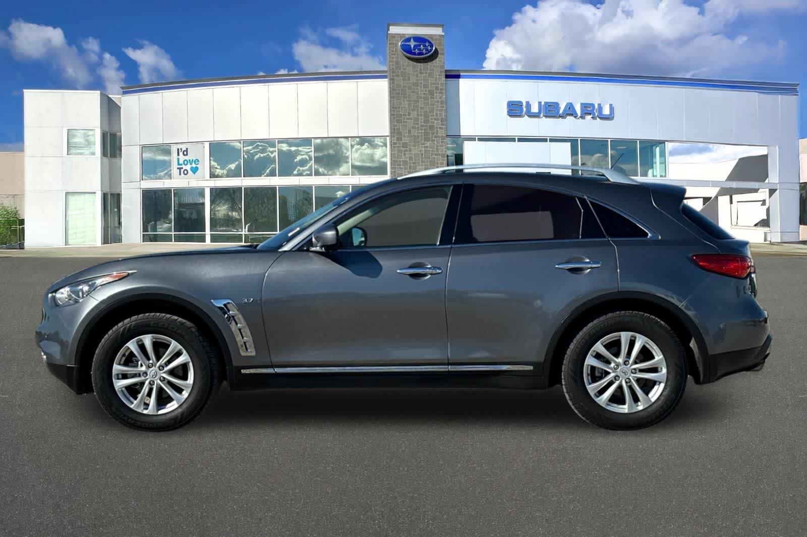 Thumbnail: 2017 INFINITI QX70 - 9