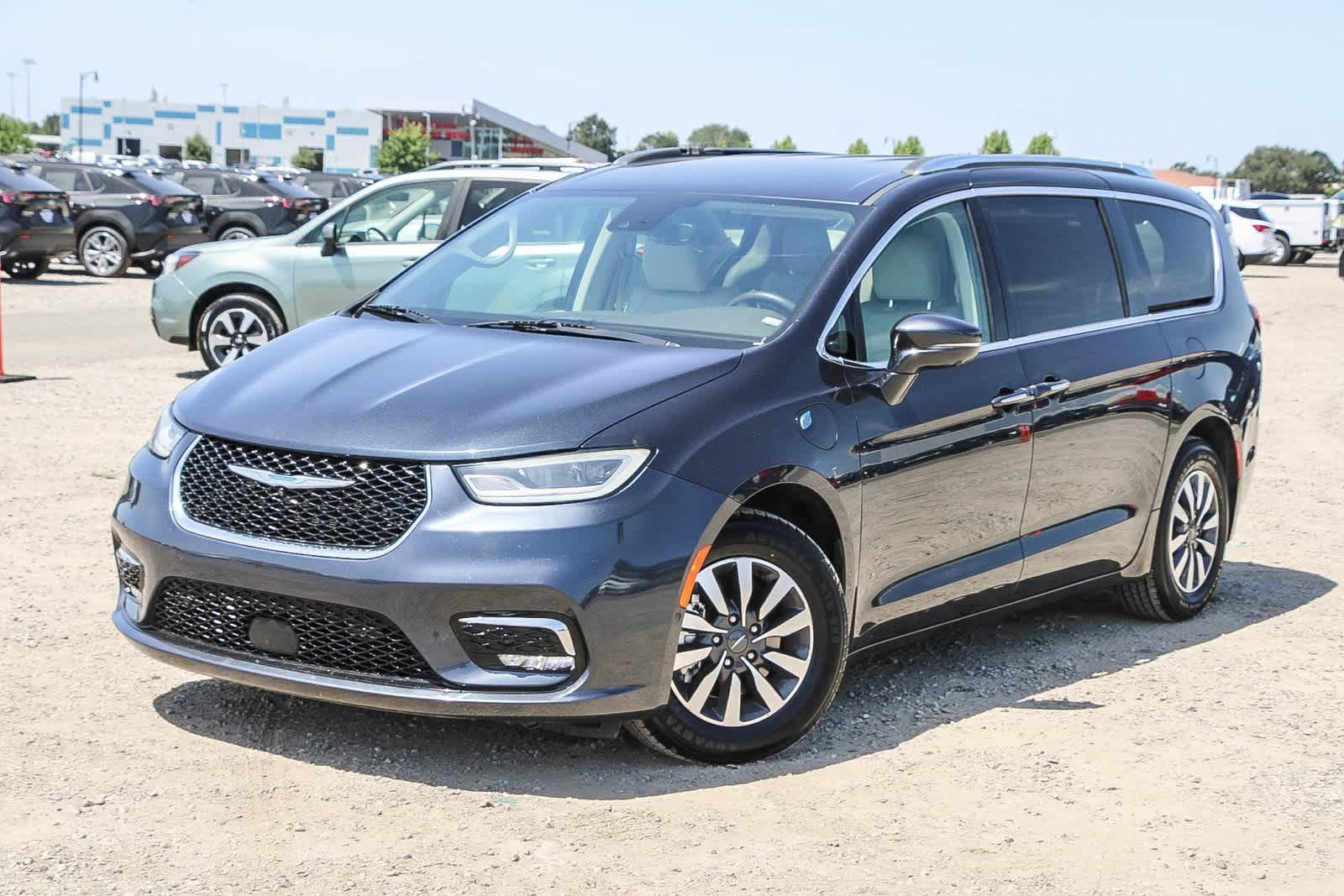 2021 Chrysler Pacifica Hybrid Touring L -
                  Elk Grove, CA