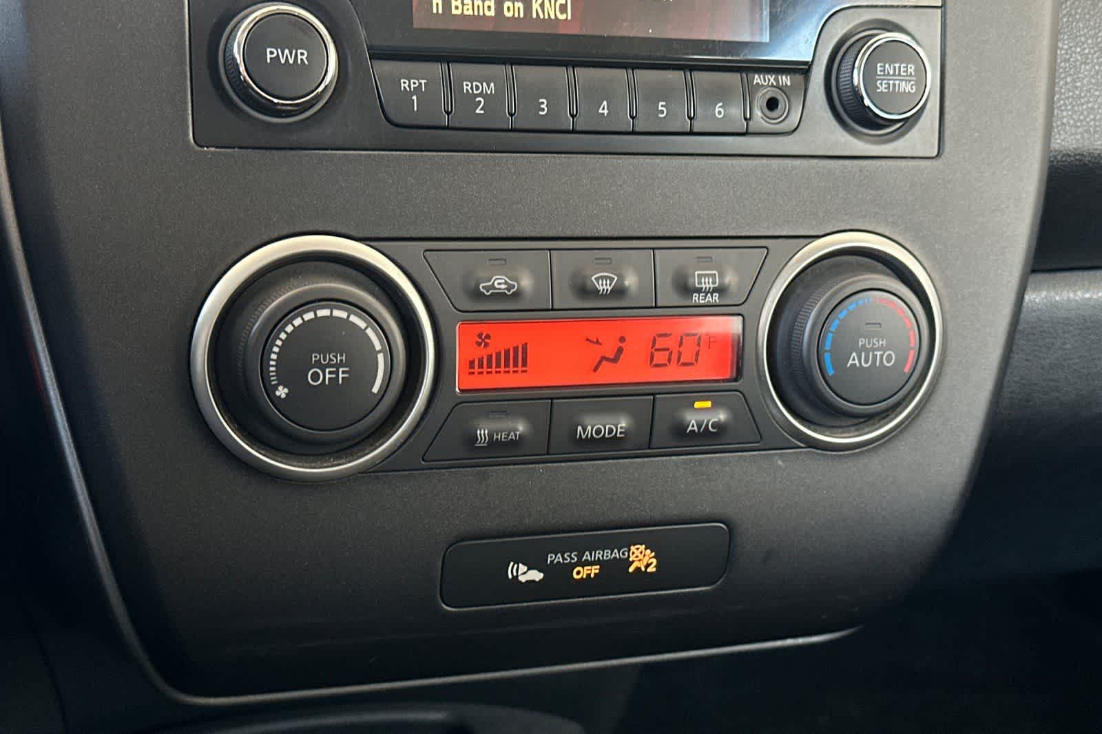 Thumbnail: 2015 Nissan Leaf - 21