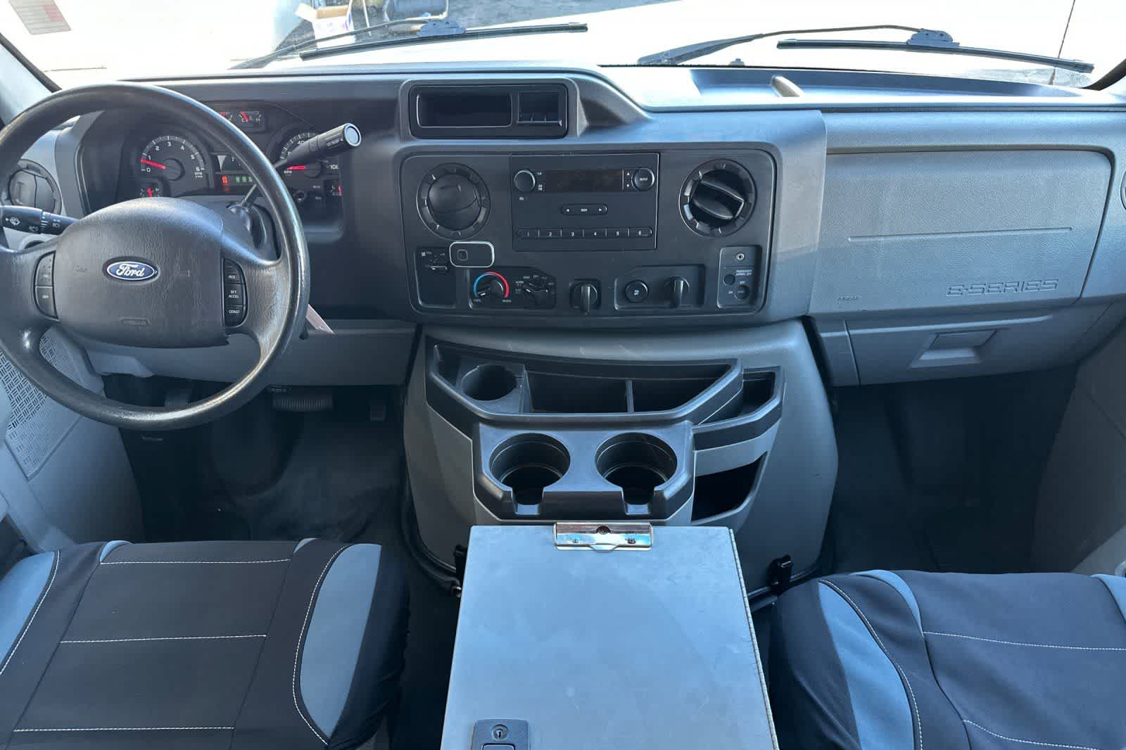 Thumbnail: 2014 Ford Econoline - 3