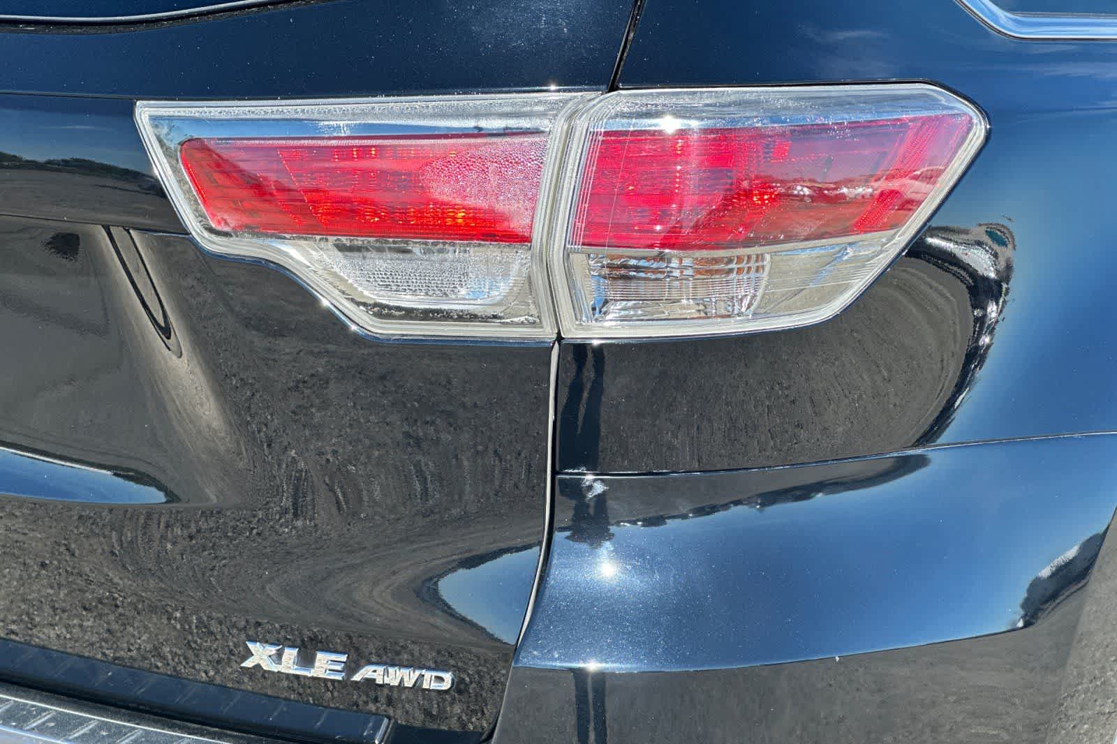 Thumbnail: 2016 Toyota Highlander - 32